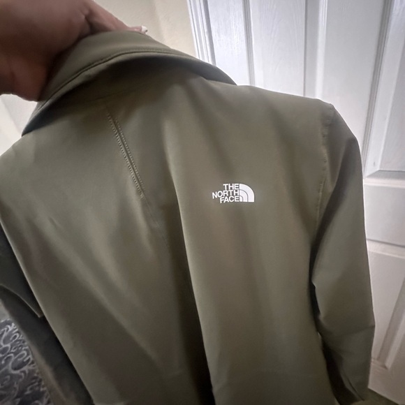 The North Face Women's Jacket - Picture 4 of 11